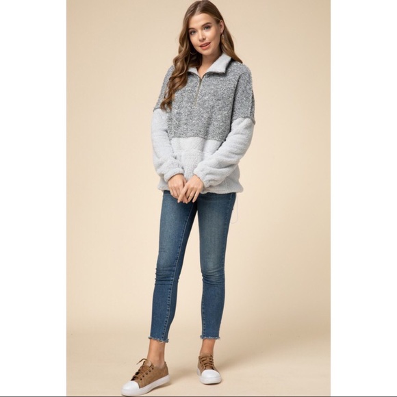 LAST ONE! Color Blocked Sherpa Pullover - Grey - Picture 3 of 5